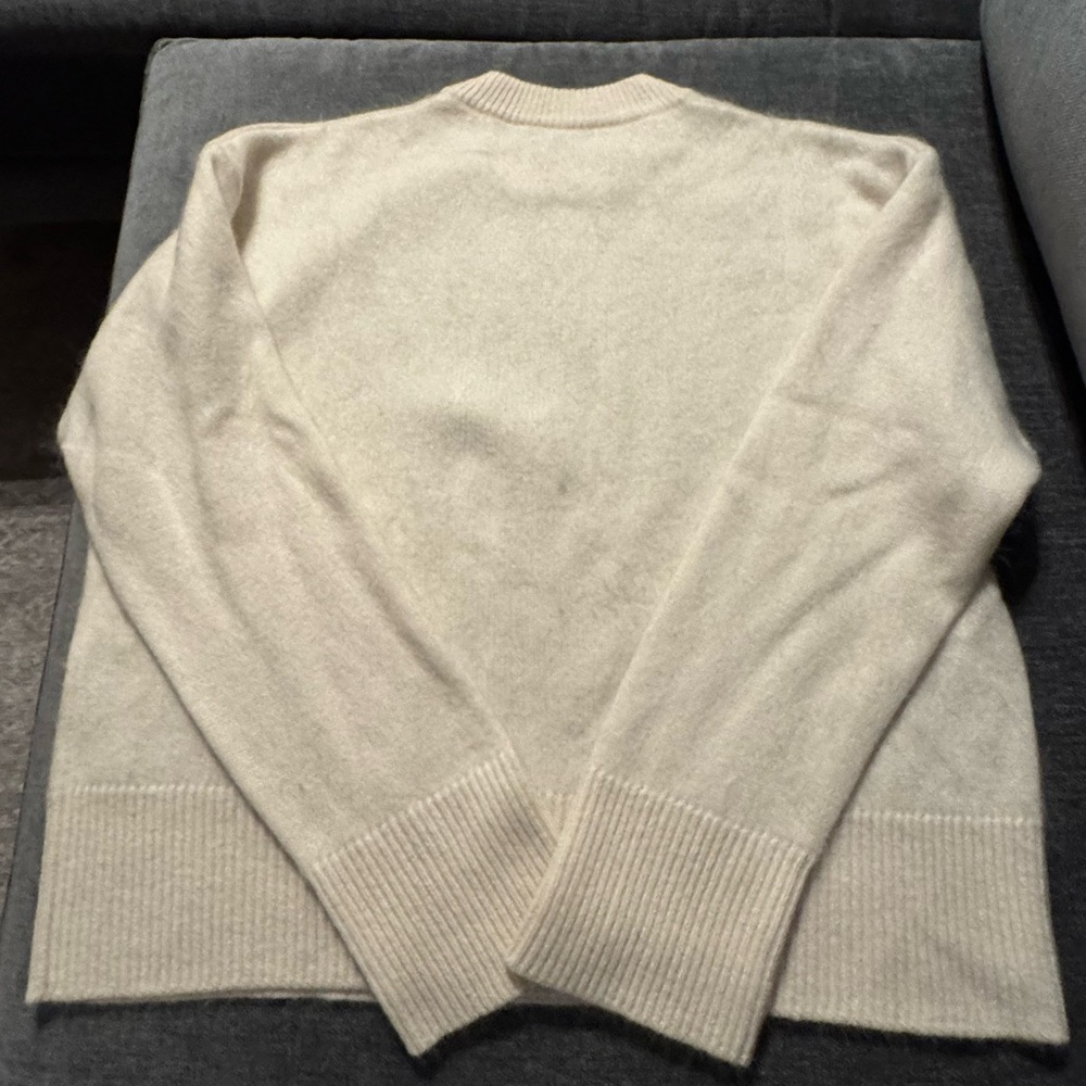 Cream Aritzia Sweater - Picture 5 of 7